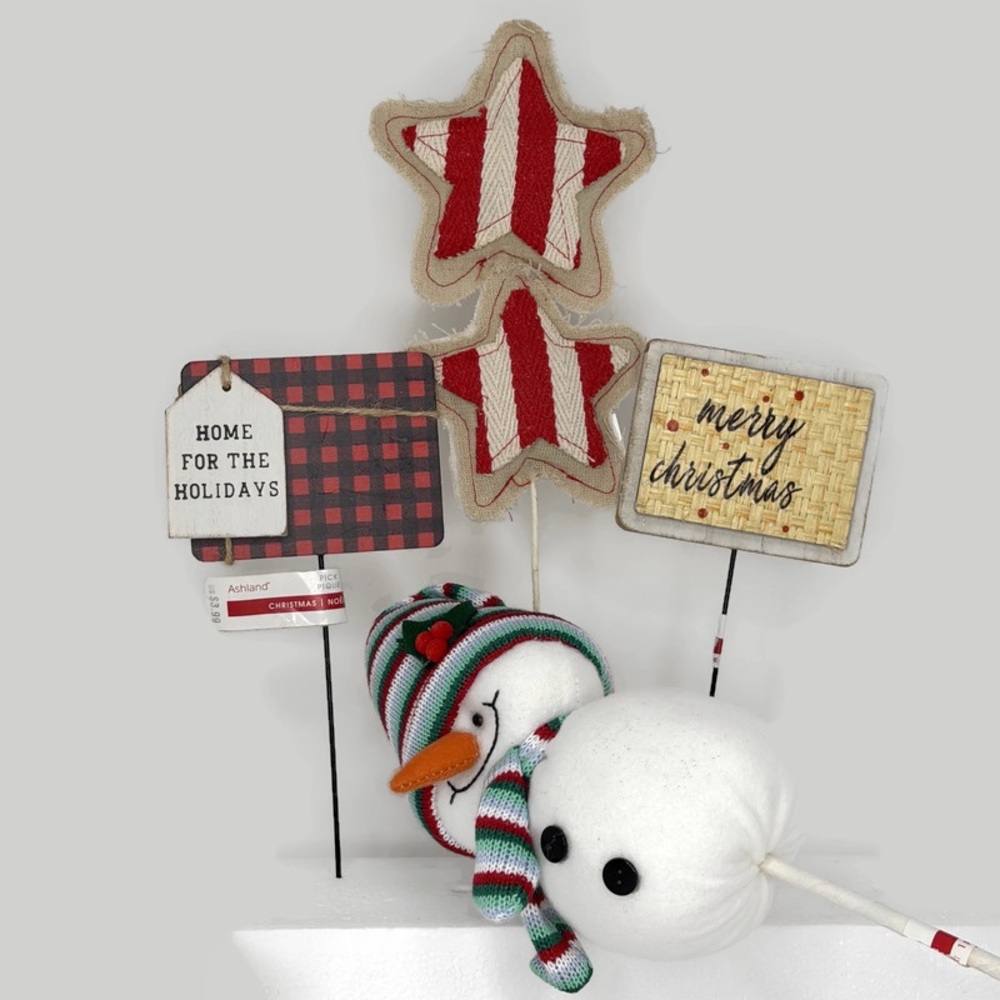 Christmas Decor Picks Mixed Lot